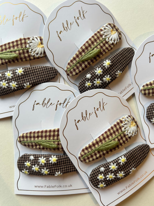 Embroidered Daisy Clips (2pk)