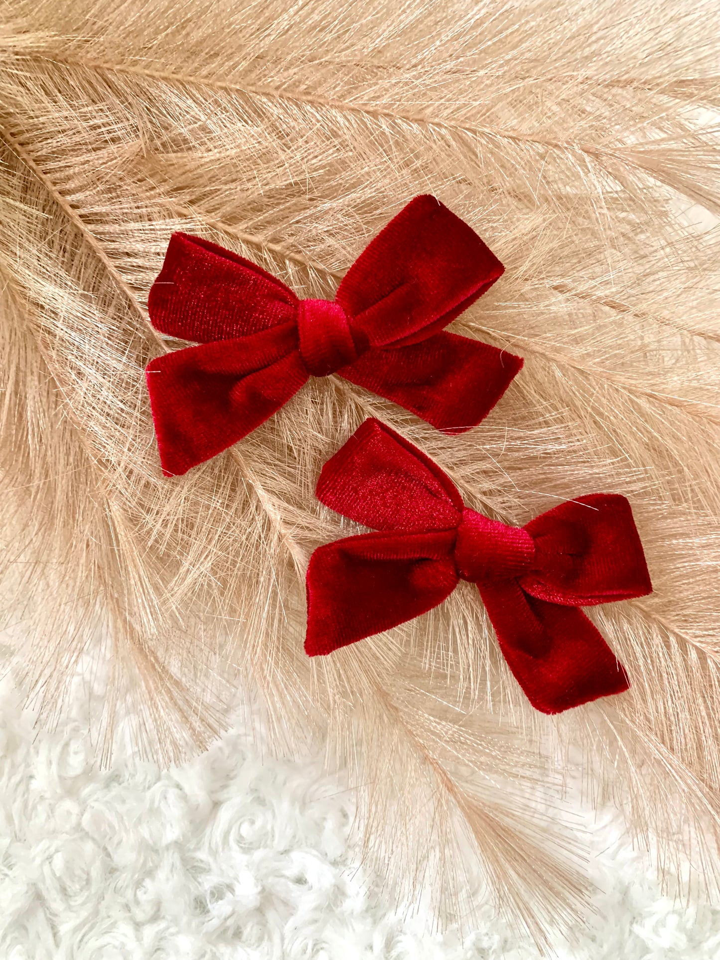 School girl velvet bow clip (2pk) - Ruby