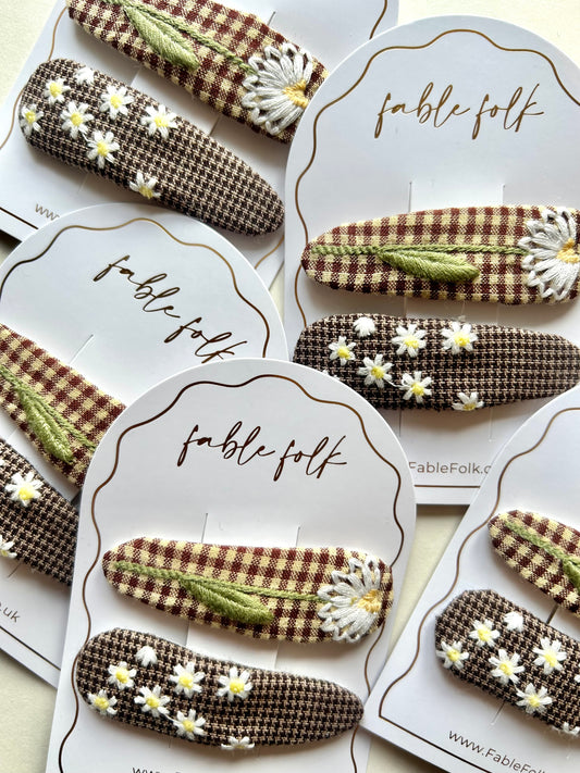 Embroidered Daisy Clips (2pk)