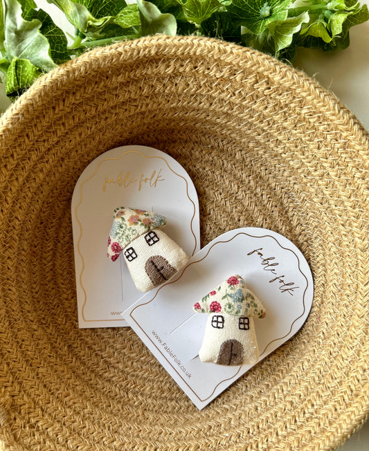 Country Cottage Hair Clip