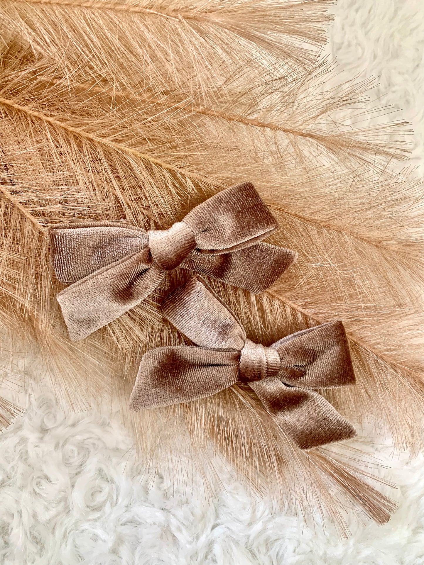 School girl velvet bow clip (2pk) - Taupe
