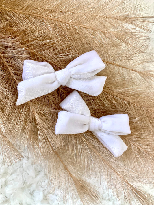 School girl velvet bow clip (2pk) - Snow