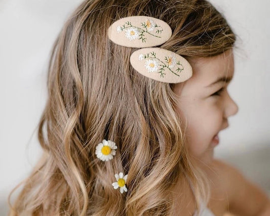 Embroidered daisy padded hair clip (2pk)